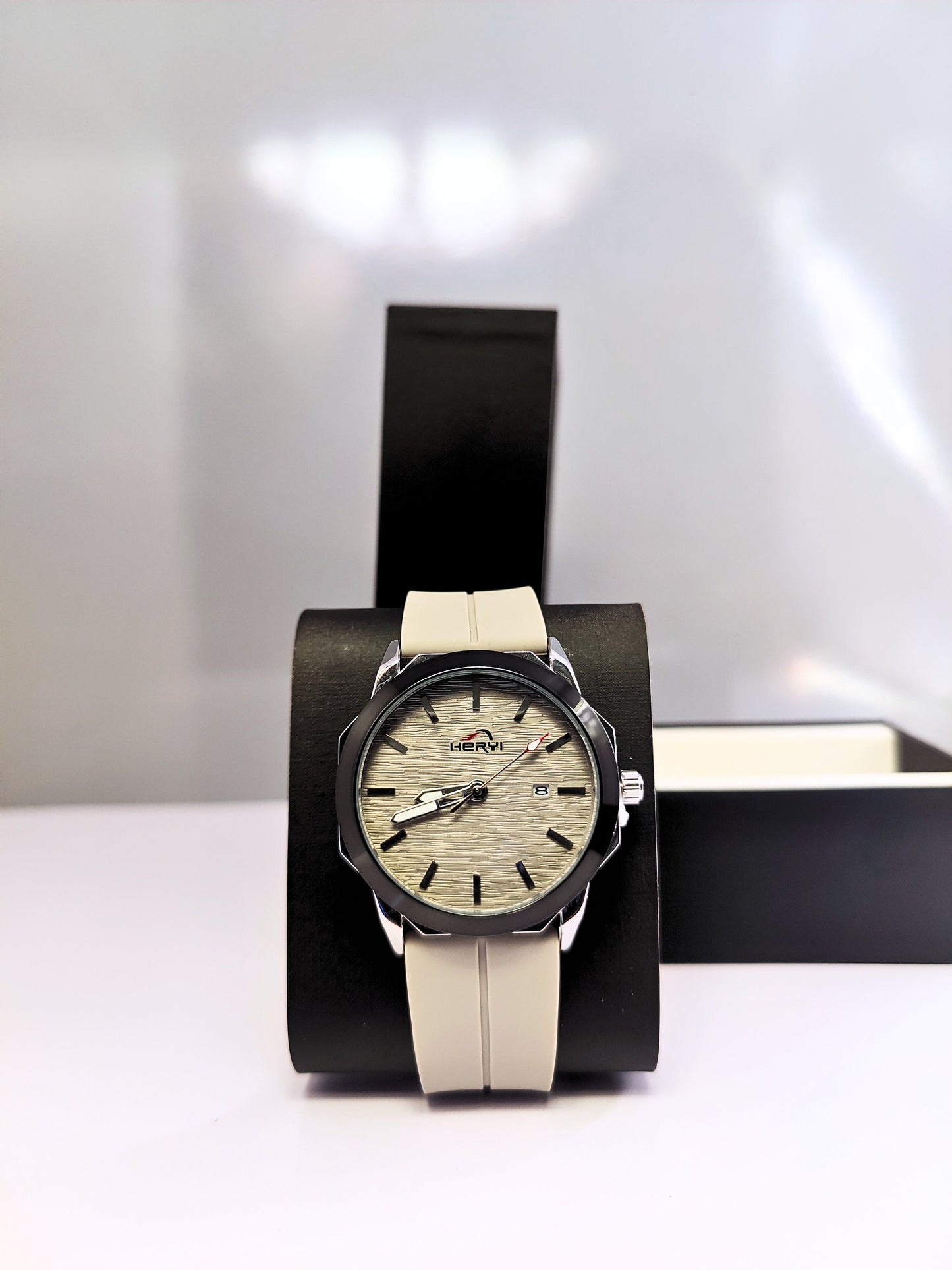 HERYI - Grey Dial with Grey Magnetic Strap Luxury Watch